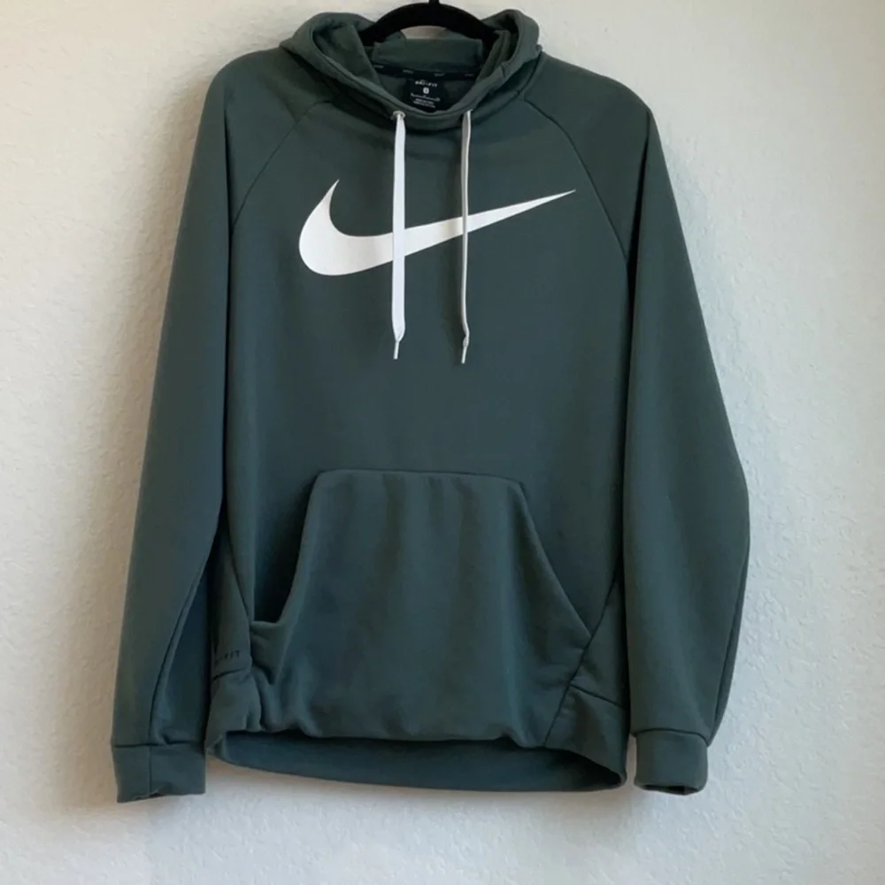 Nike Men's DRI-FIT Hoodie in Rosemary Green Size Small